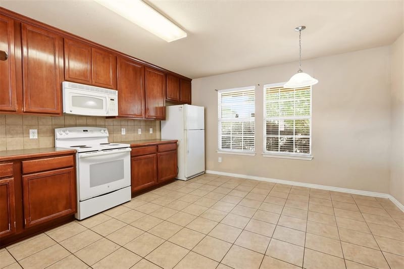 3528 KIMBERLY Lane, Balch Springs TX 75180 - Photo 5