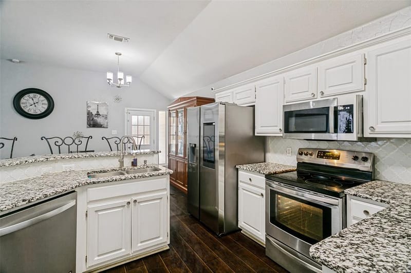 1228 Falcon Trail, Bedford TX 76021 - Photo 9