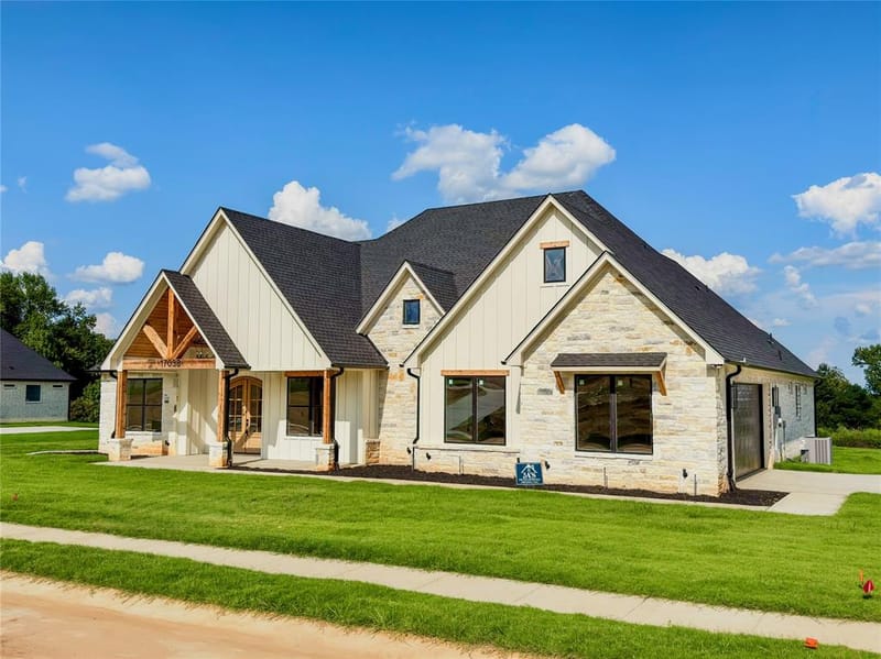 17038 Woodcrest Circle, Lindale TX 75771