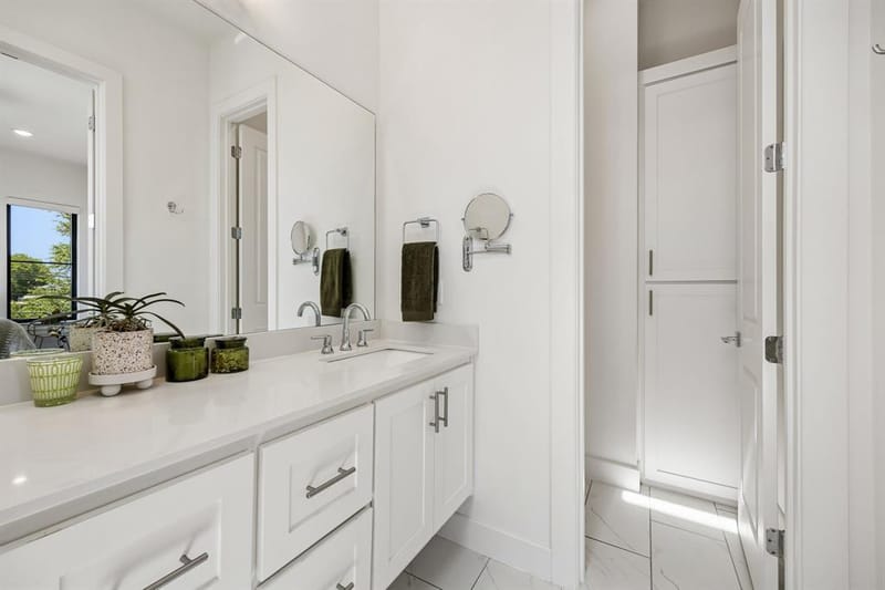 737 N Zang Boulevard # 103, Dallas TX 75208 - Photo 17