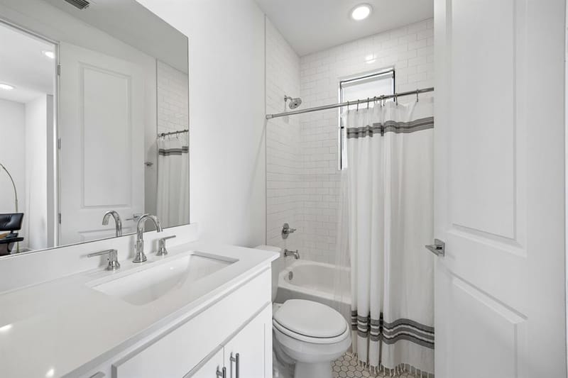 737 N Zang Boulevard # 103, Dallas TX 75208 - Photo 4