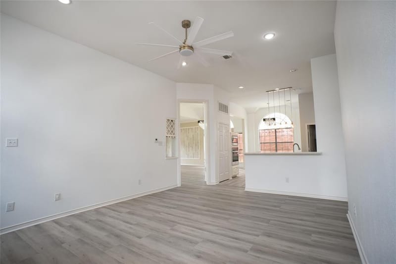 1806 Frosted Hill Drive, Carrollton TX 75010 - Photo 8