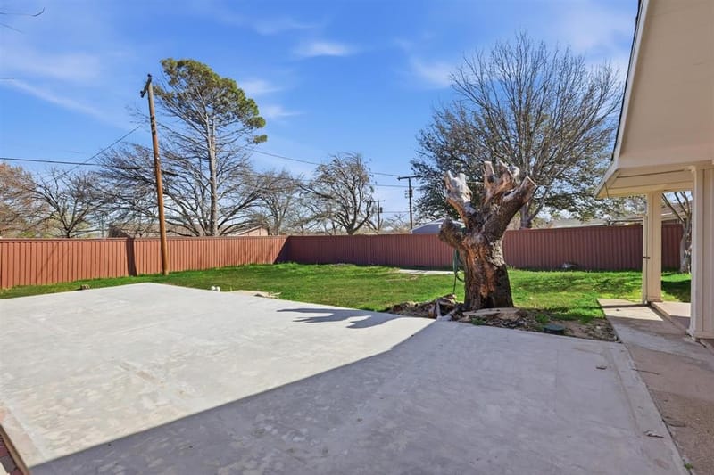 242 W Cober Drive, Grand Prairie TX 75051 - Photo 22