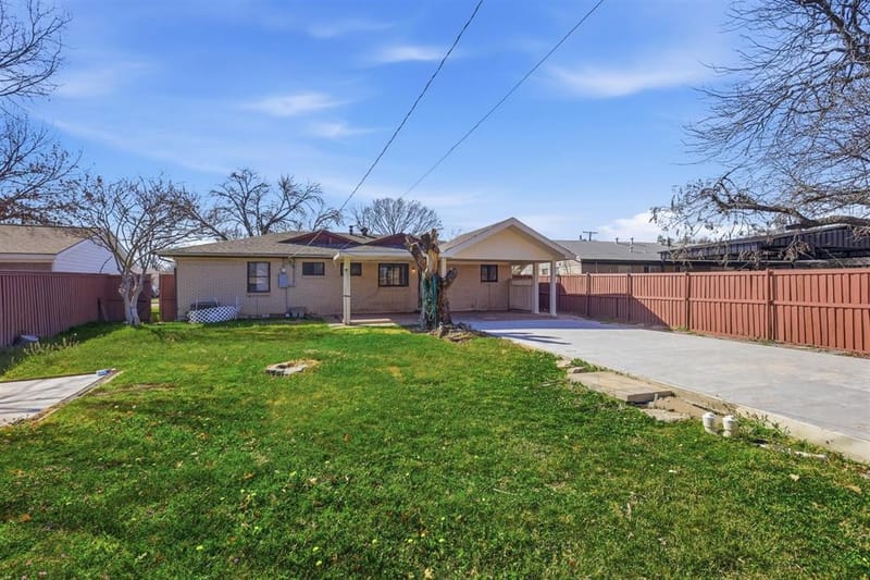 242 W Cober Drive, Grand Prairie TX 75051 - Photo 21