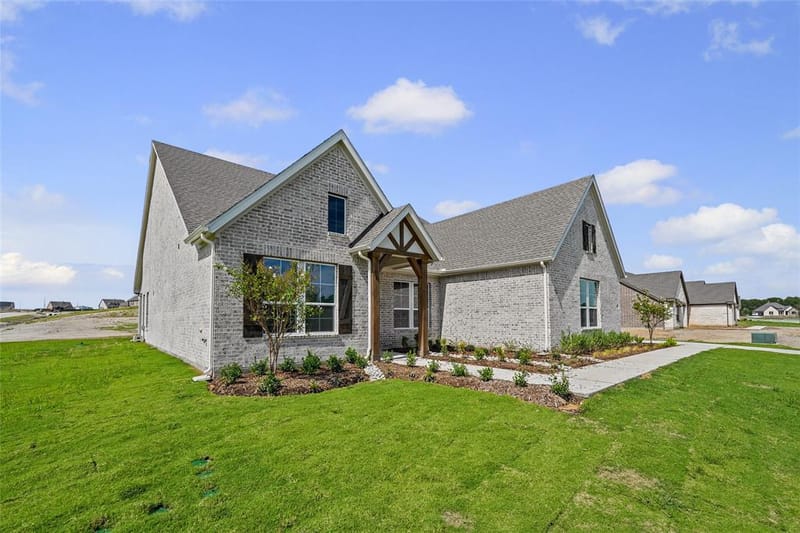 701 Water Side Drive, Van Alstyne TX 75495 - Photo 4