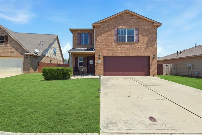 612 Lazy Crest Drive, Fort Worth TX 76140