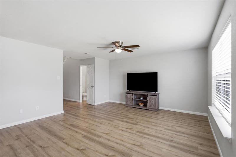 612 Lazy Crest Drive, Fort Worth TX 76140 - Photo 9