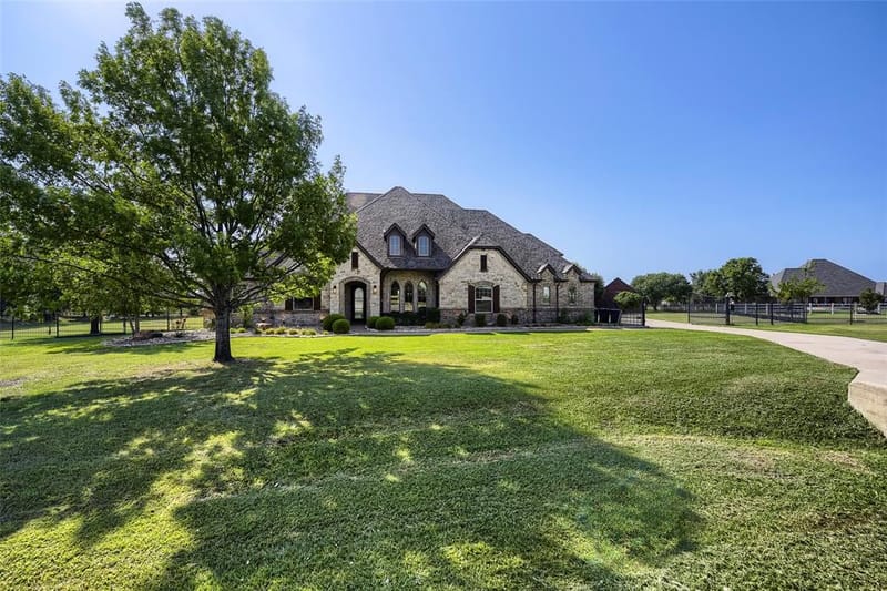 1501 Willow Tree Drive, Fort Worth TX 76052