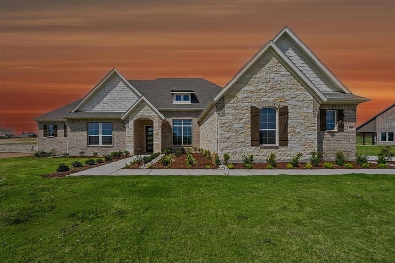705 Water Side Drive, Van Alstyne TX 75495
