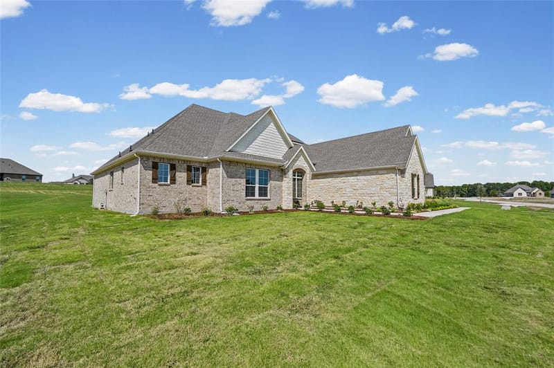 705 Water Side Drive, Van Alstyne TX 75495 - Photo 4