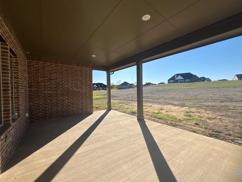 703 Water Side Drive, Van Alstyne TX 75495 - Photo 9