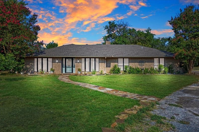 110 Bois D Arc Street, Tom Bean TX 75491