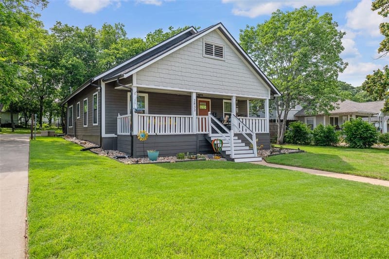 2832 Forest Avenue, Fort Worth TX 76112
