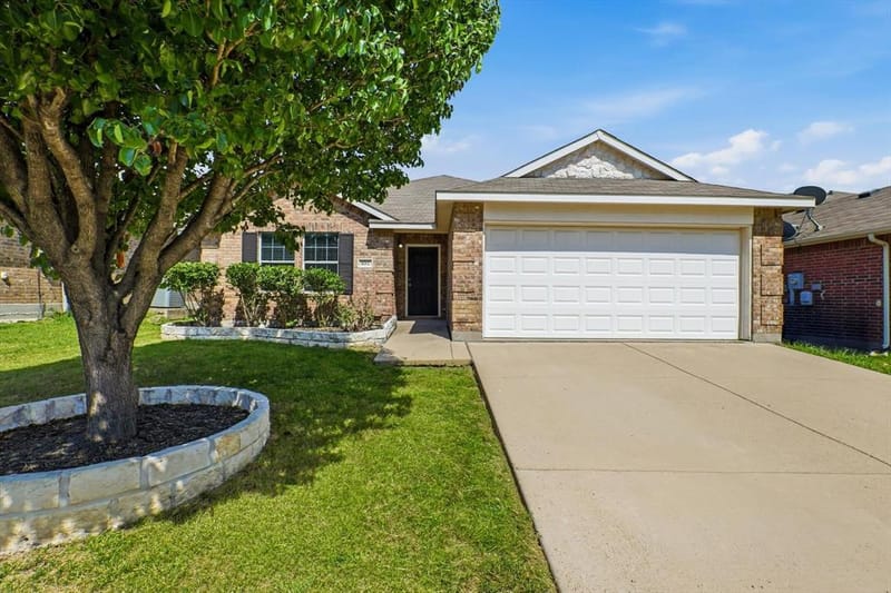 652 Lincoln Avenue, Lavon TX 75166 - Photo 2