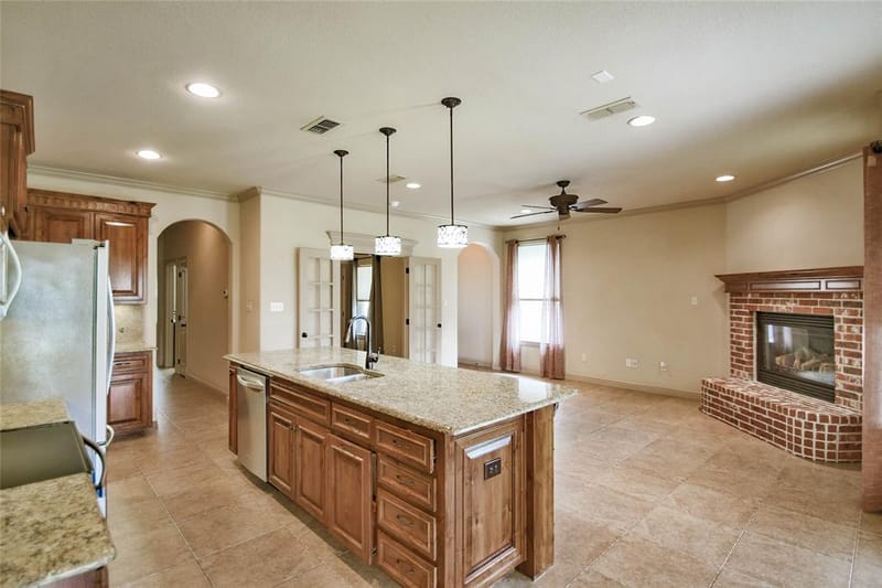 202 Captains Court, Granbury TX 76049 - Photo 13