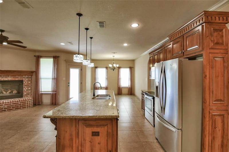 202 Captains Court, Granbury TX 76049 - Photo 12
