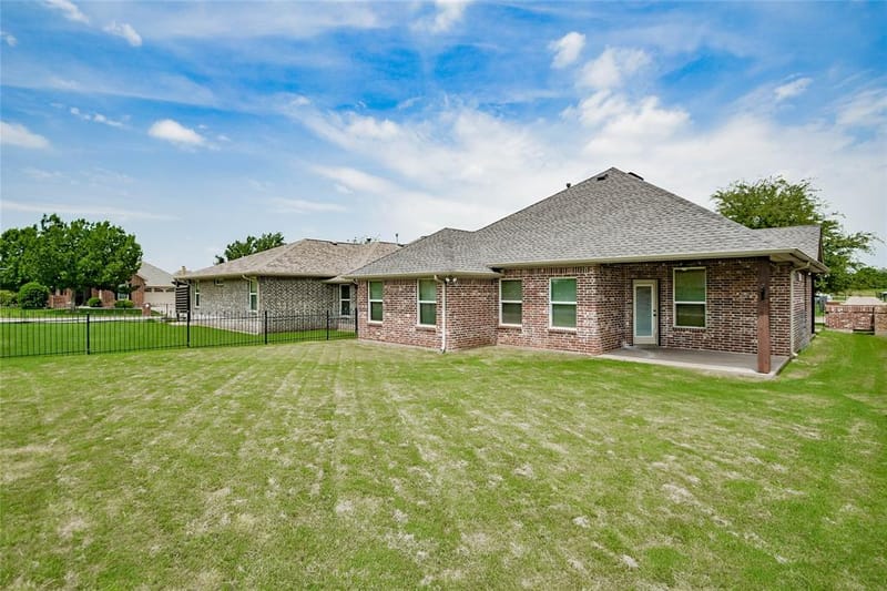 202 Captains Court, Granbury TX 76049 - Photo 34