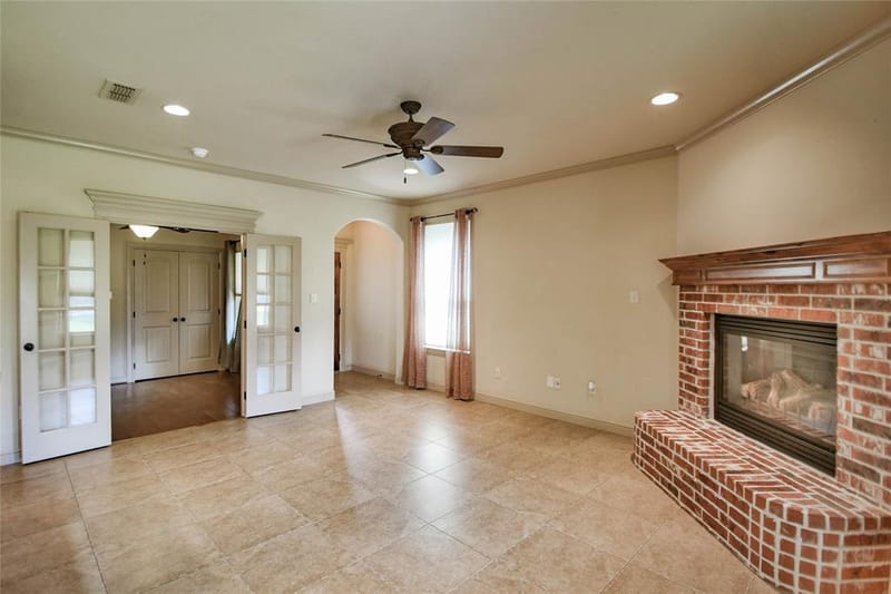 202 Captains Court, Granbury TX 76049 - Photo 8