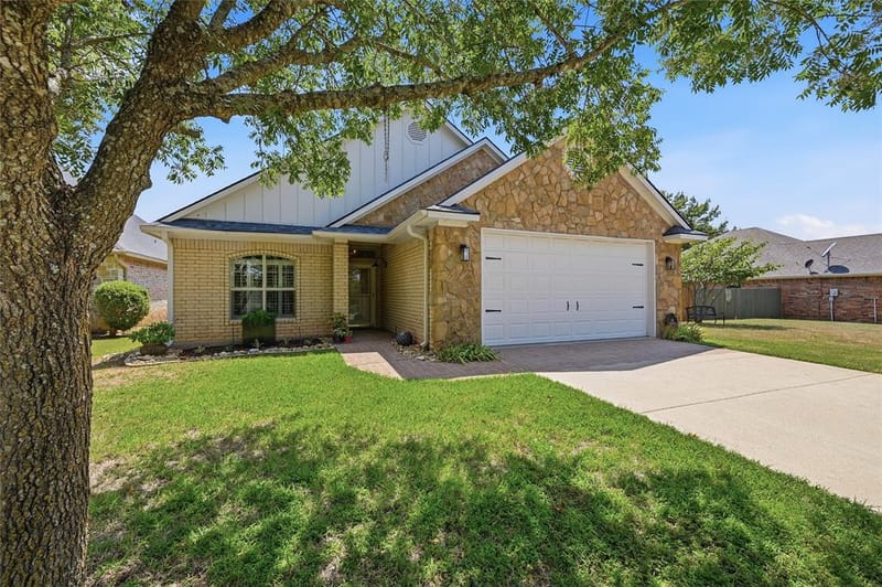 35 GREENWAY Bend, Pottsboro TX 75076 - Photo 2