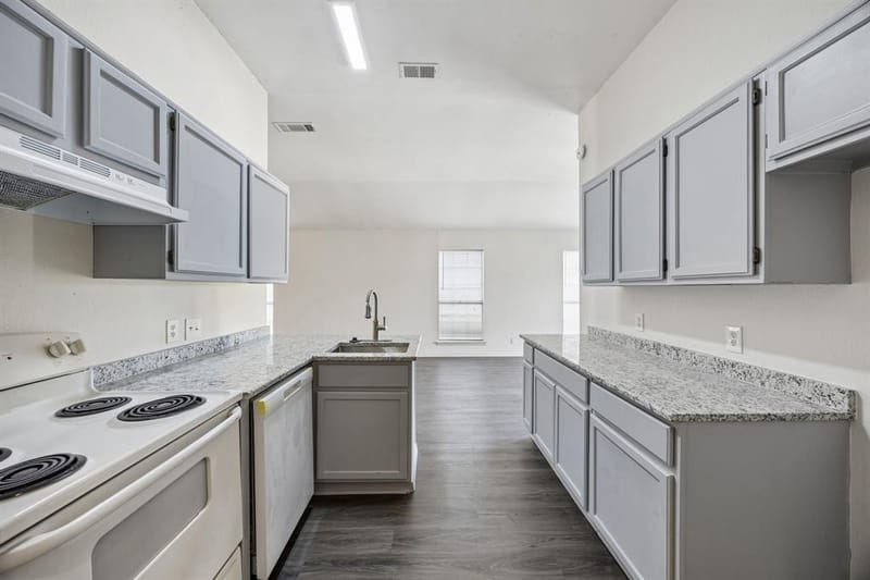 1041 Tennessee Trail, Arlington TX 76017 - Photo 9