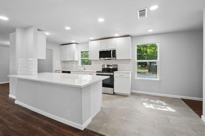 5001 Meadowbrook Drive, Fort Worth TX 76103 - Photo 10