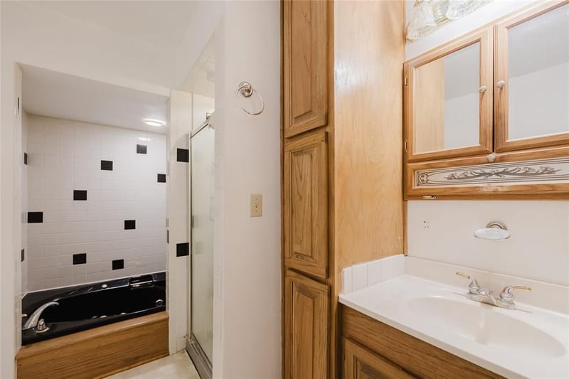 649 E Short Avenue, De Leon TX 76444 - Photo 17
