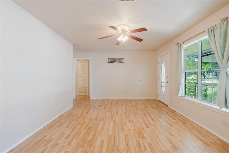 649 E Short Avenue, De Leon TX 76444 - Photo 5
