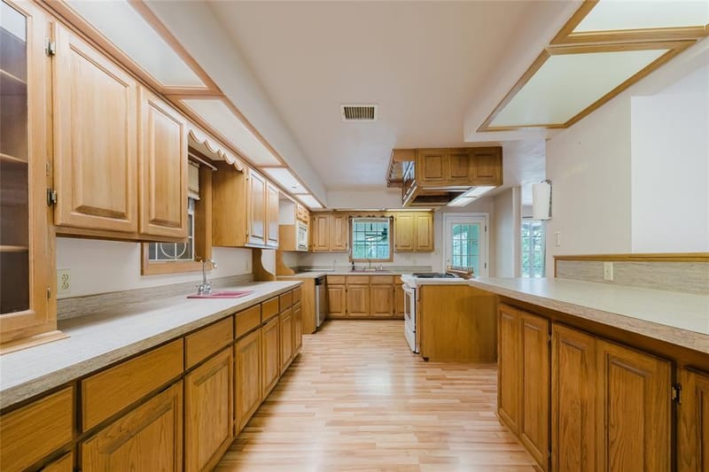 649 E Short Avenue, De Leon TX 76444 - Photo 10
