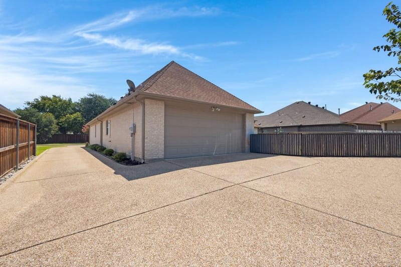 1904 Melbourne Drive, Pantego TX 76013 - Photo 32