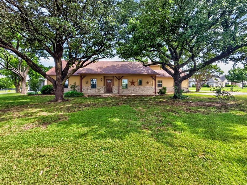 1255 Vineyard Road, Gunter TX 75058