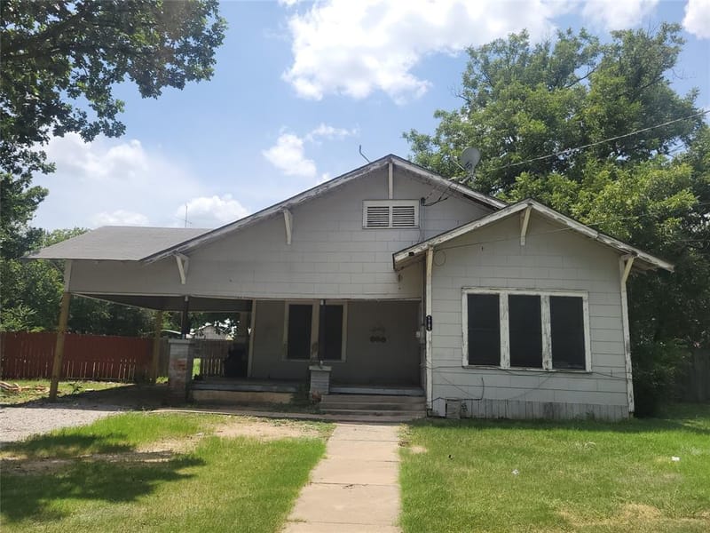 1701 6th Street, Brownwood TX 76801 - Photo 2