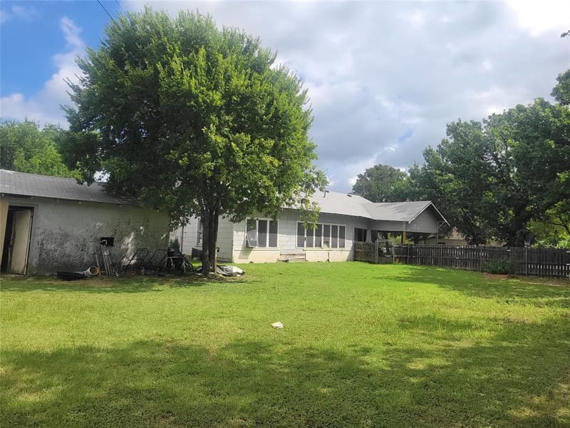 1701 6th Street, Brownwood TX 76801 - Photo 6