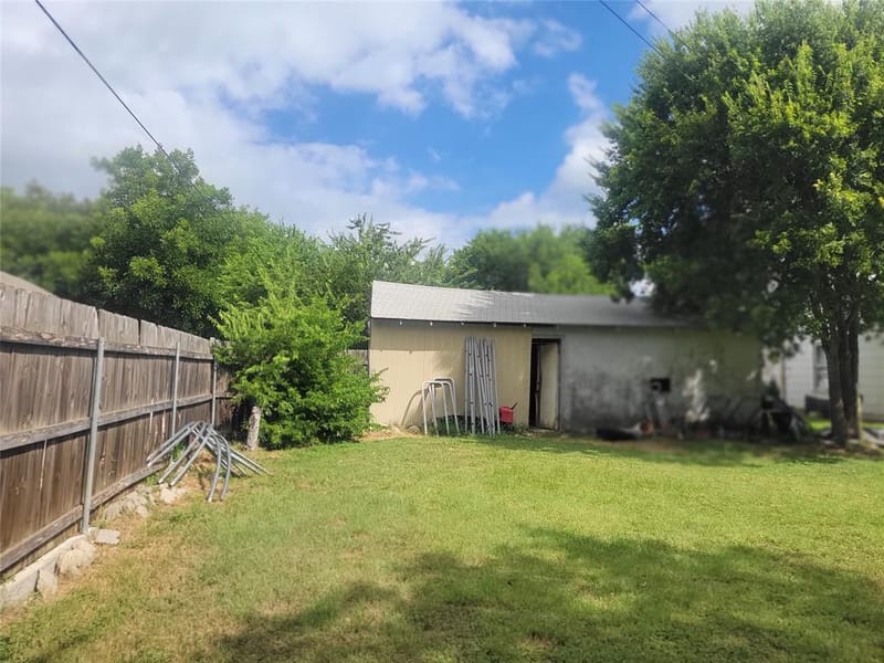 1701 6th Street, Brownwood TX 76801 - Photo 5