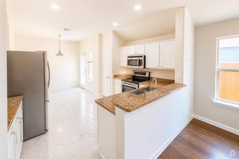 4004 Ridgetop Drive, Heartland TX 75126 - Photo 2