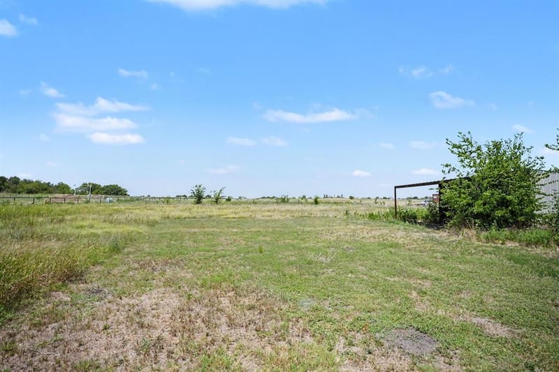 220 Barker Road, Ennis TX 75119 - Photo 30