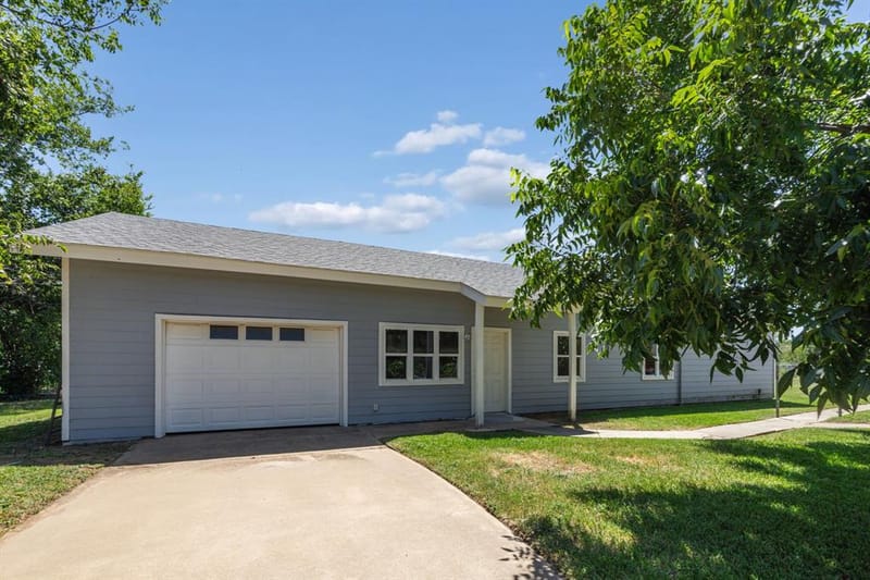 2412 Chickering Road, Cleburne TX 76031 - Photo 32