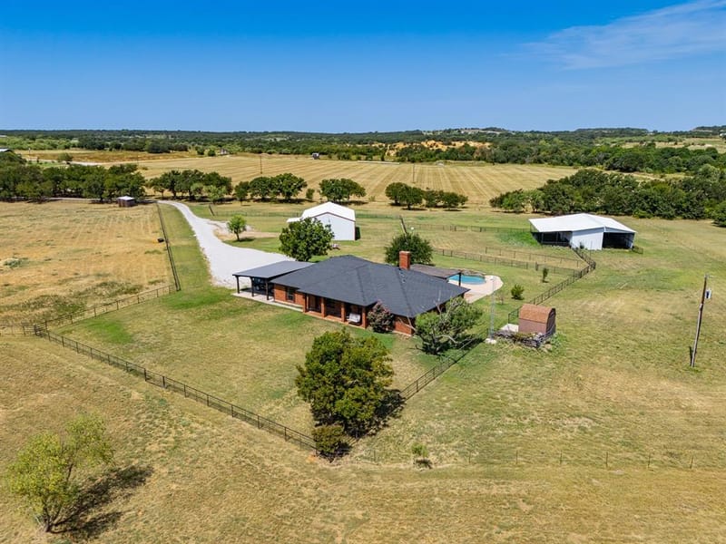 601 County Road 3525, Paradise TX 76073 - Photo 34