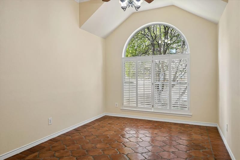 7710 Sweetgum Drive, Irving TX 75063 - Photo 27