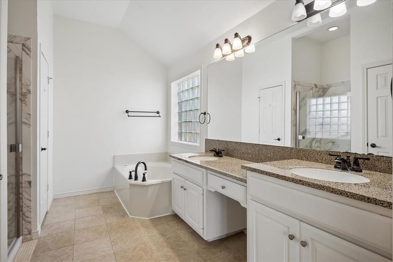 7710 Sweetgum Drive, Irving TX 75063 - Photo 30