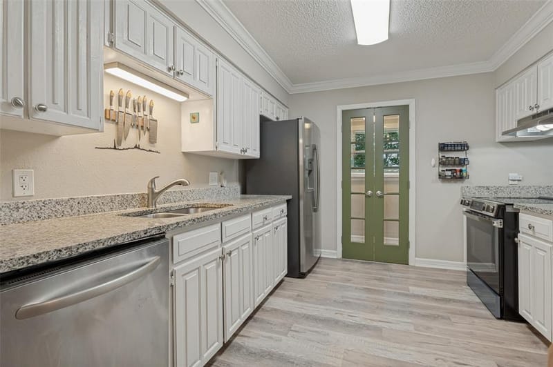 3217 Meadow Wood Lane, Bedford TX 76021 - Photo 9