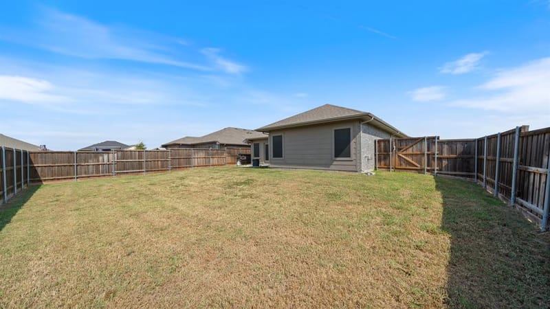 121 Willowbend Loop, Mabank TX 75147 - Photo 6