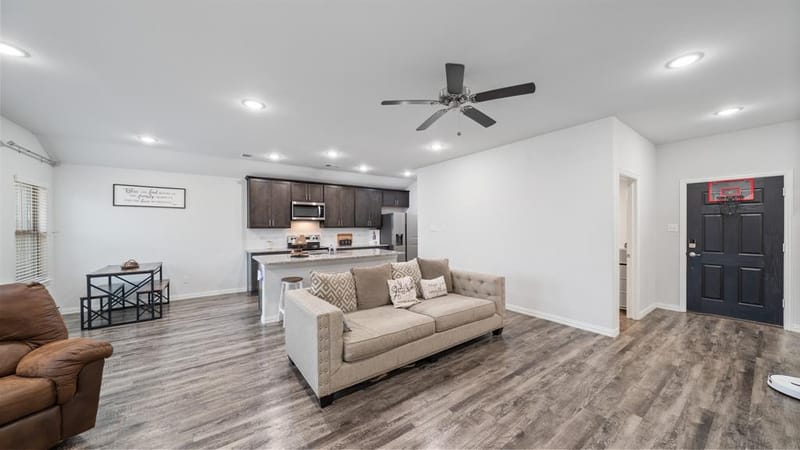 121 Willowbend Loop, Mabank TX 75147 - Photo 11