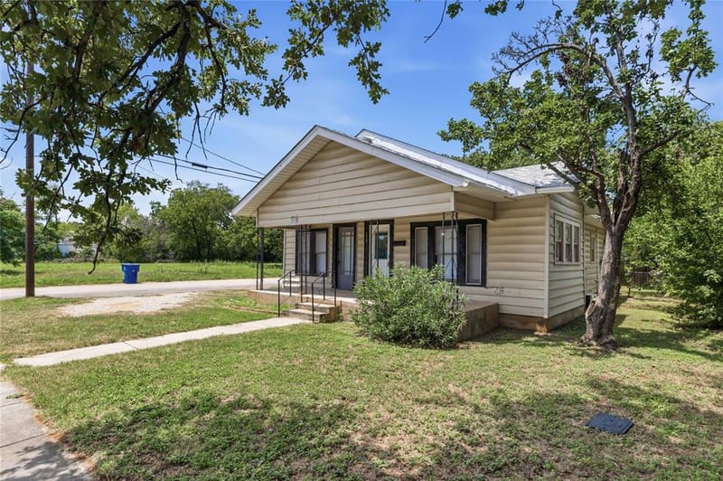 1317 Avenue C, Brownwood TX 76801 - Photo 20