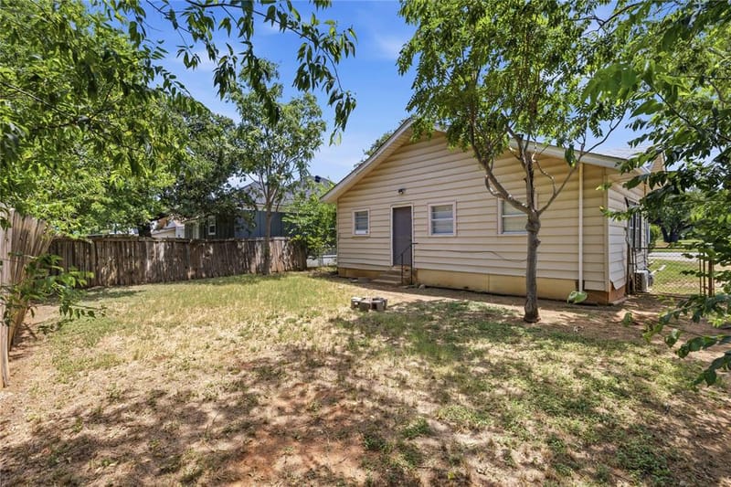 1317 Avenue C, Brownwood TX 76801 - Photo 24