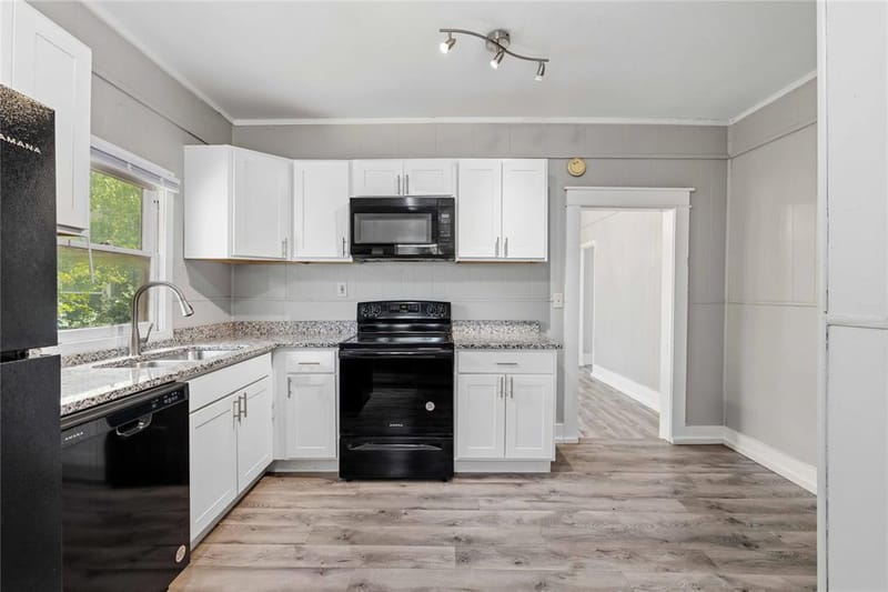 1317 Avenue C, Brownwood TX 76801 - Photo 10