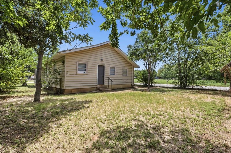 1317 Avenue C, Brownwood TX 76801 - Photo 25