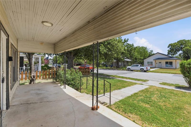 1317 Avenue C, Brownwood TX 76801 - Photo 21