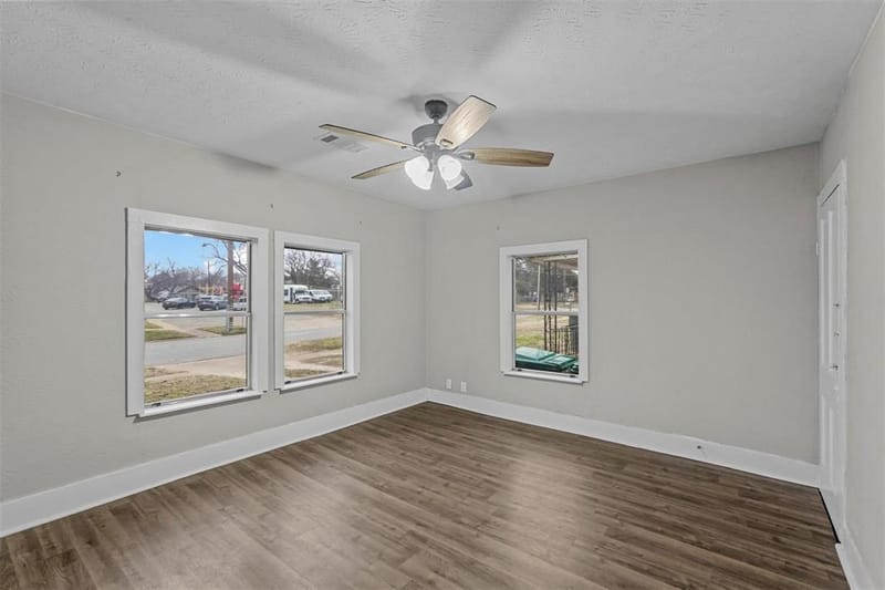 906 E Houston Street, Sherman TX 75092 - Photo 23