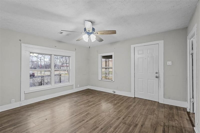 906 E Houston Street, Sherman TX 75092 - Photo 3