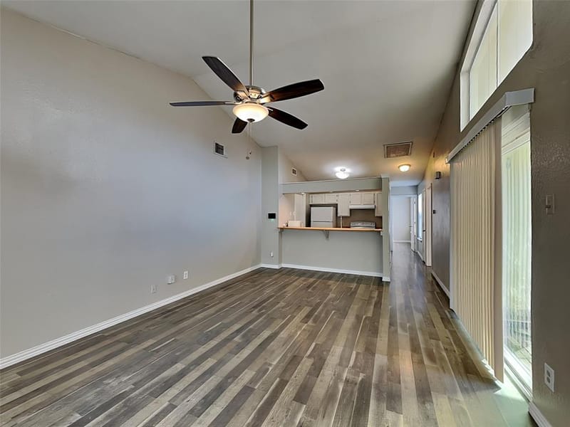 1621 Scottsdale Drive, Arlington TX 76018 - Photo 2